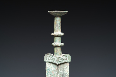 Een Chinees bronzen zwaard, Periode der Strijdende Staten, 5/4e eeuw v.C.