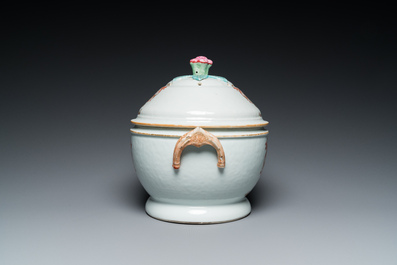 A Chinese Dutch market famille rose armorial tureen with pierced cover with the arms of 'de Heere', Qianlong