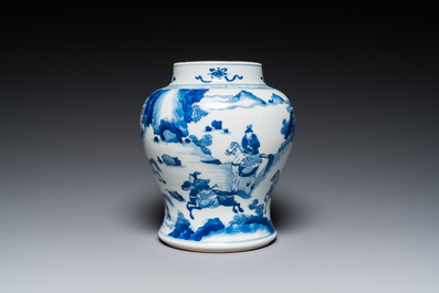 Een Chinese blauw-witte 'Joosje te paard' vaas met houten deksel, Kangxi