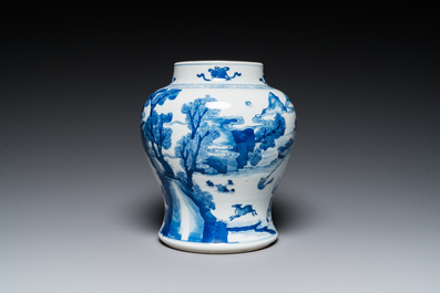 Een Chinese blauw-witte 'Joosje te paard' vaas met houten deksel, Kangxi