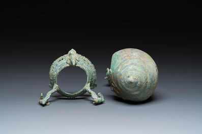 Een rituele bronzen Khmer schelp, Cambodja, wellicht Angkor periode, 12e eeuw