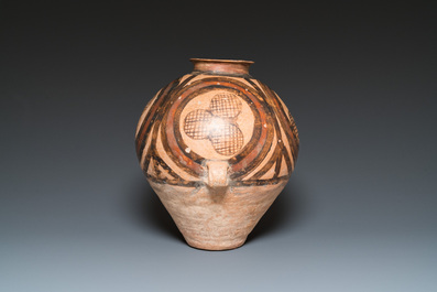 Drie Chinese beschilderde aardewerken potten, Majiayao Yangshaocultuur, 3/2e millennium v.C.