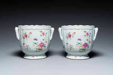Een paar Chinese famille rose wijnkoelers, Qianlong