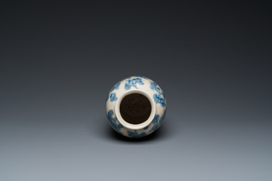 A Vietnamese or Annamese blue and white vase, 14/15th C.