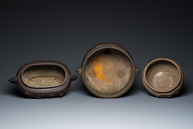 Six Japanese bronze vases and censers, Edo/Meiji, 18/19th C.