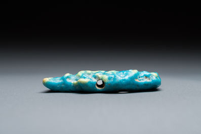 Deux sculptures en terre cuite, une en bronze et une amulette turquoise, Egypte, Basse &eacute;poque et p&eacute;riode ptol&eacute;ma&iuml;que