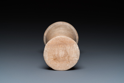 Un vase et une coupe en alb&acirc;tre, Egypte, Ancien Empire