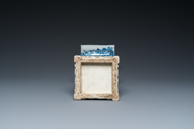 A Chinese blue and white square 'gu' vase, 19th C.