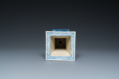 A Chinese blue and white square 'gu' vase, 19th C.