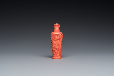 A fine Chinese red coral 'chrysanthemum' snuff bottle, 19/20th C.