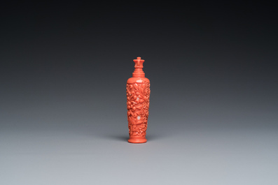 A fine Chinese red coral 'chrysanthemum' snuff bottle, 19/20th C.