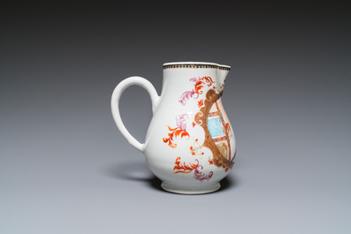 Verseuse en porcelaine de Chine famille rose &agrave; d&eacute;cor d'une dame avec un enfant, Yongzheng/Qianlong