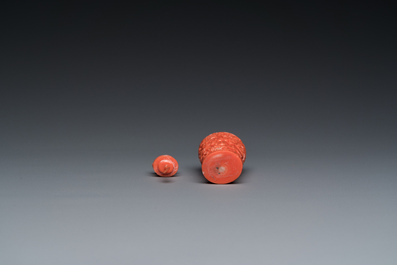A fine Chinese red coral 'chrysanthemum' snuff bottle, 19/20th C.