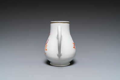 Verseuse en porcelaine de Chine famille rose &agrave; d&eacute;cor d'une dame avec un enfant, Yongzheng/Qianlong