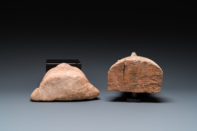 Un masque de sarcophage en bois sculpt&eacute; et une t&ecirc;te en calcaire sculpt&eacute;, Egypte, Basse &eacute;poque et p&eacute;riode sa&iuml;te