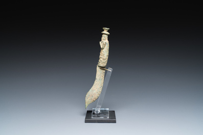 Een bronzen Khmer dolk, Cambodja, wellicht Angkor periode, 12e eeuw