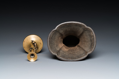 Twee Japanse bronzen vazen, Edo/Meiji, 17/19e eeuw