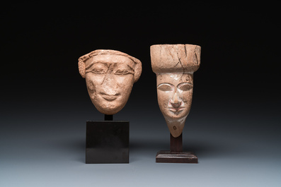 Un masque de sarcophage en bois sculpt&eacute; et une t&ecirc;te en calcaire sculpt&eacute;, Egypte, Basse &eacute;poque et p&eacute;riode sa&iuml;te