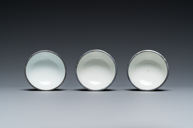 Een Chinese blauw-witte 'Bleu de Hue' schotel met drie koppen voor de Vietnamese markt, Noi Phu merk, 19e eeuw