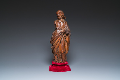 Vier diverse religieuze houten sculpturen, 16/17e eeuw