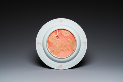 A Chinese famille verte dish with ladies in a pavillion, Yongzheng