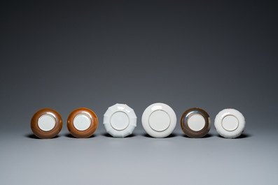 Een diverse collectie Chinese borden, koppen en schotels, Kangxi en later