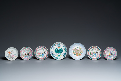 Een diverse collectie Chinese borden, koppen en schotels, Kangxi en later