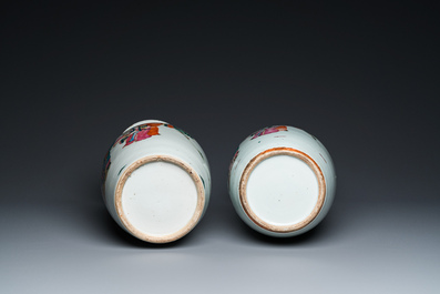 Paire de vases en porcelaine de Chine famille rose &agrave; d&eacute;cor des 'Sanxing', 19&egrave;me