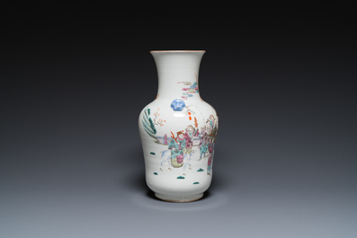 A Chinese famille rose 'narrative subject' vase, Tongzhi mark, 19/20th C.