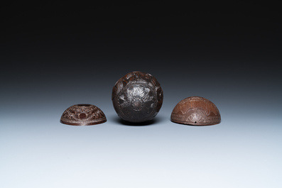 Trois noix de coco sculpt&eacute;s, Guyane, 18/19&egrave;me