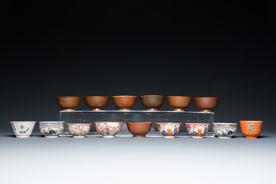 Een diverse collectie Chinese borden, koppen en schotels, Kangxi en later