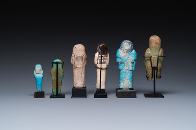 Six oushebtis en fritte &eacute;maill&eacute;e verte et turquoise, Egypte, Basse &eacute;poque