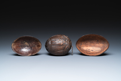 Trois noix de coco sculpt&eacute;s, Guyane, 18/19&egrave;me