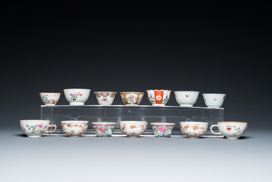 Een diverse collectie Chinese borden, koppen en schotels, Kangxi en later