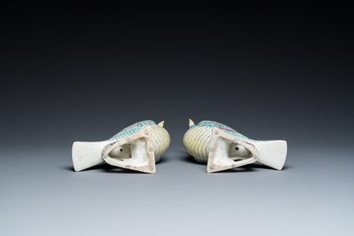 A pair of Chinese verte biscuit pigeons, 19/20th C.