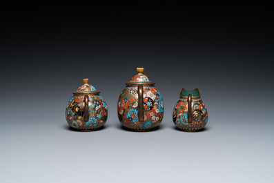 Eight Japanese cloisonn&eacute; wares, Meiji, 19/20th C.