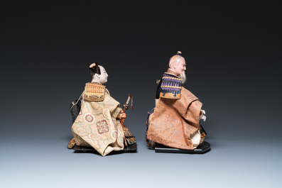 Twee Japanse Gofun samoerai poppen, Edo/Meiji, 19e eeuw