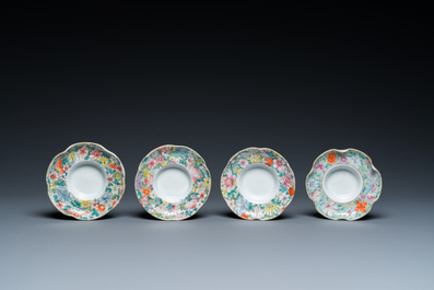 Vier Chinese famille rose millefleurs dekselkommen op houders, Qianlong merk, Republiek