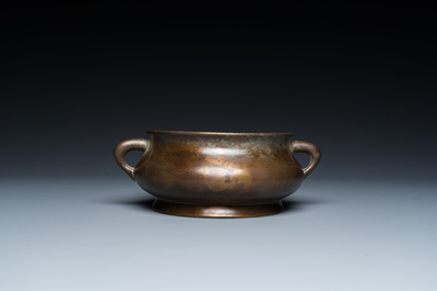 A Chinese bronze censer, Xuande mark, 17/18th C.