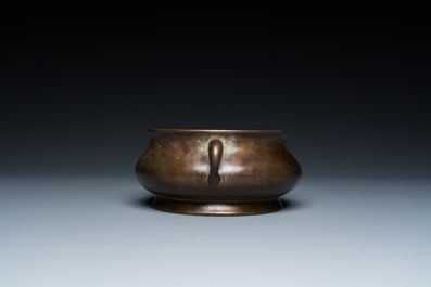 A Chinese bronze censer, Xuande mark, 17/18th C.