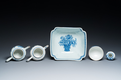 Zes stukken Chinees blauw-wit porselein, Qianlong