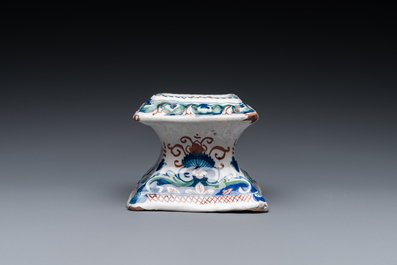 A polychrome Dutch Delft cashmere palette salt, 1st quarter 18th C.