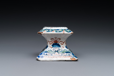 A polychrome Dutch Delft cashmere palette salt, 1st quarter 18th C.
