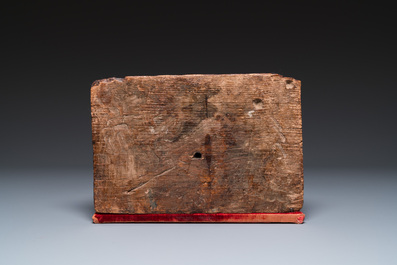 Sculpture d'un moine au coffret en bois dor&eacute; et polychrom&eacute;, probablement Espagne, 16&egrave;me