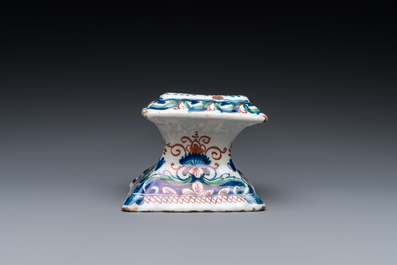 A polychrome Dutch Delft cashmere palette salt, 1st quarter 18th C.