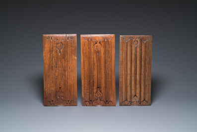Collection de quinze panneaux divers en bois sculpt&eacute;, Flandre, 14/16&egrave;me