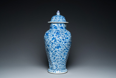 A Chinese blue and white vase and cover, Kangxi