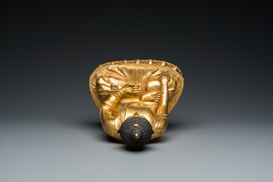 Een Chinese vergulde bronzen Boeddha Shakyamuni, wellicht Ming