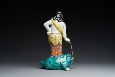 Sculpture en porcelaine de Chine famille rose figurant Liu Hai sur le crapaud, sign&eacute;e Huang Yuanxiang 黃源項, 19&egrave;me
