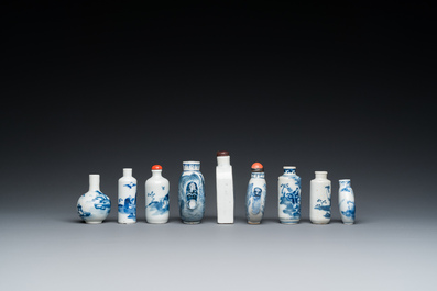 Negen Chinese blauw-witte snuifflessen, 19/20e eeuw